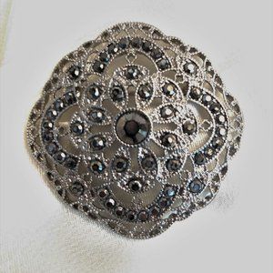 Antique-Look Brooch (Pin)